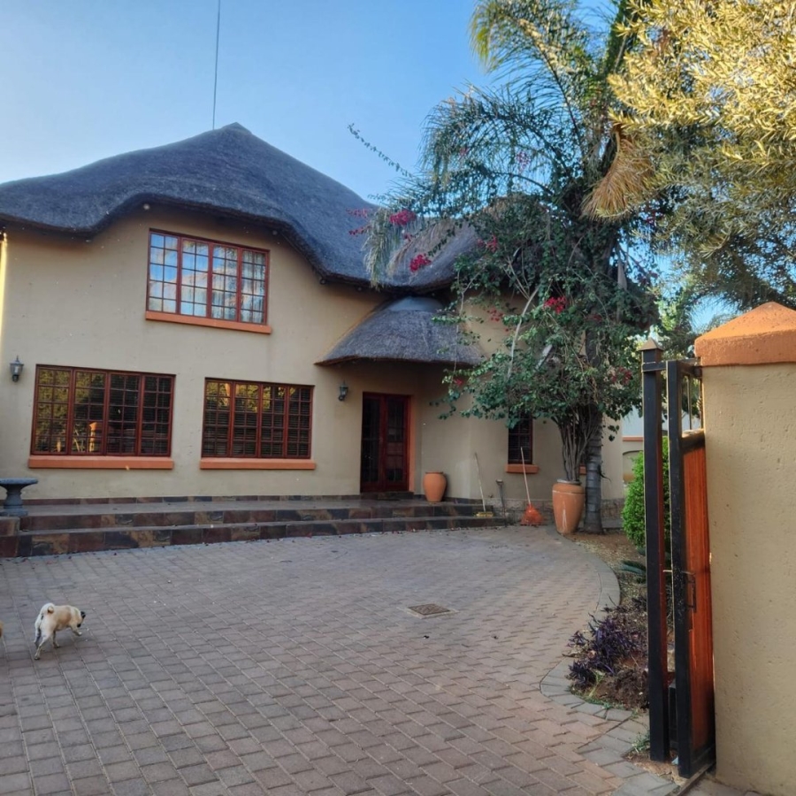 To Let 4 Bedroom Property for Rent in Melodie North West